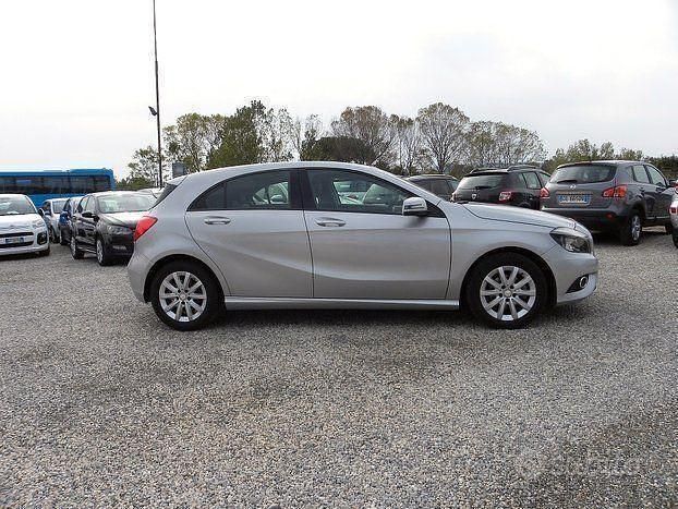 Usata Mercedes A180 Avantgarde 110 CV (80 kW) 2015 Grigio Berlina