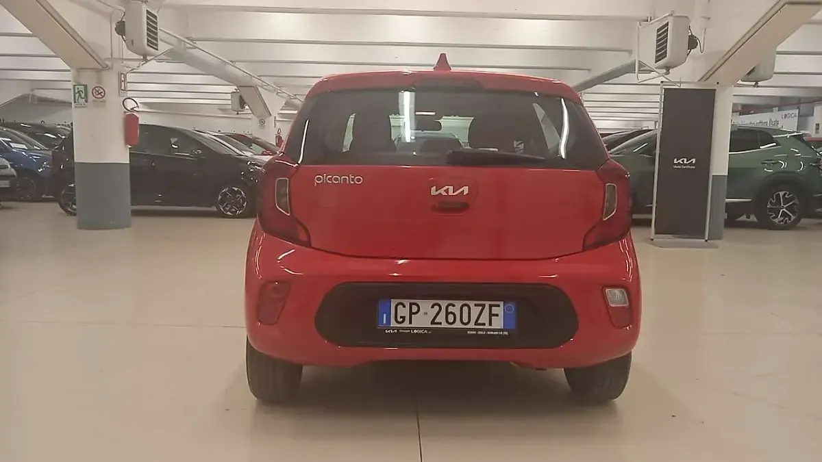 Usata Kia Picanto Urban 67 CV (49 kW) 2023 Shiny red Utilitaria