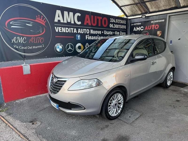 Usata Lancia Ypsilon Platinum 69 CV (50 kW) 2014 Oro Utilitaria