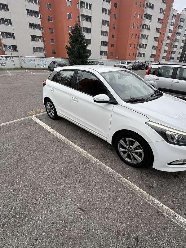 Usata Hyundai i20 Active 84 CV (61 kW) 2017 Bianco Utilitaria