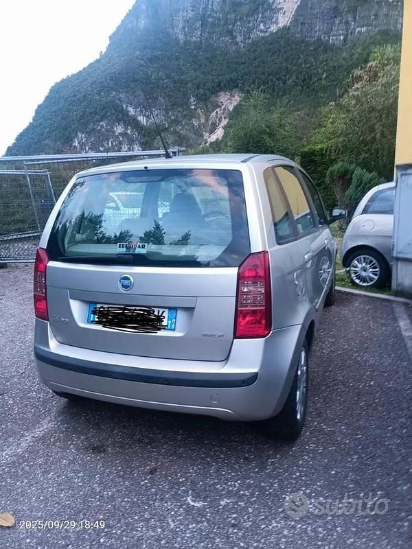Usata Fiat Idea 70 CV (51 kW) 2004 Grigio Monovolume