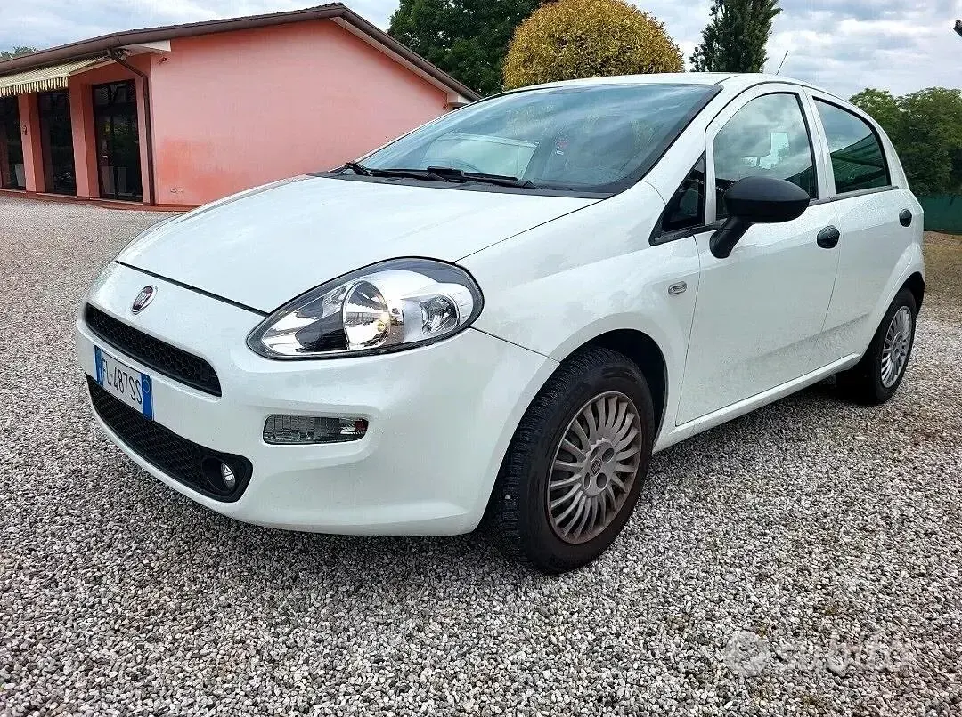 Usata Fiat Punto Street 69 CV (50 kW) 2018 Bianco Utilitaria