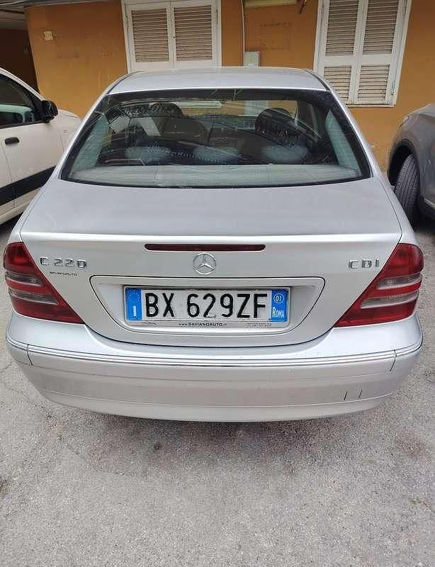 Usata Mercedes C220 150 CV (110 kW) 2001 Argento Berlina