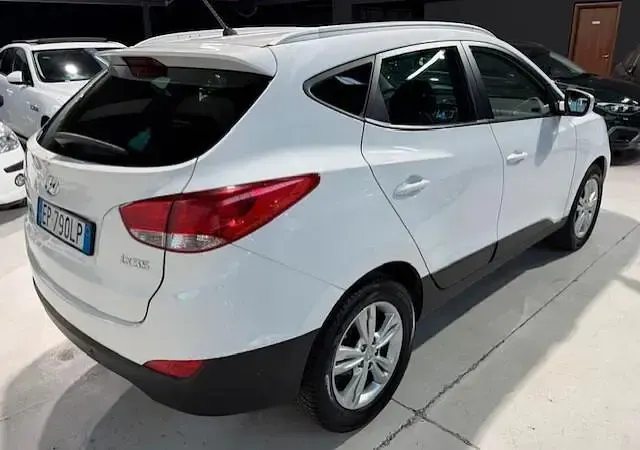 Usata Hyundai ix35 135 CV (99 kW) 2013 Bianco SUV