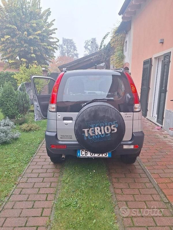 Grigio Usata 2002 Daihatsu Terios SUV | 6000 € (Cara) - Immagine 1/4