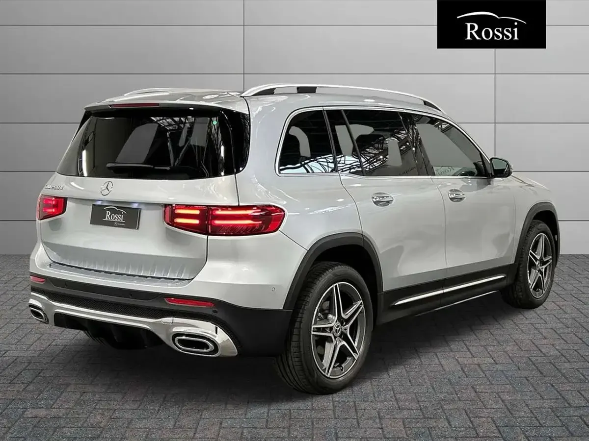 Nuova Mercedes GLB200 150 CV (110 kW) 2026 Argento hightech SUV