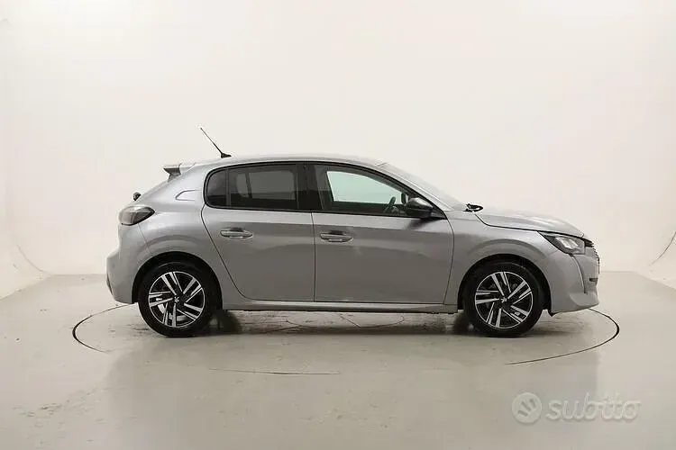 Usata Peugeot 208 Allure 101 CV (74 kW) 2022 Grigio Utilitaria