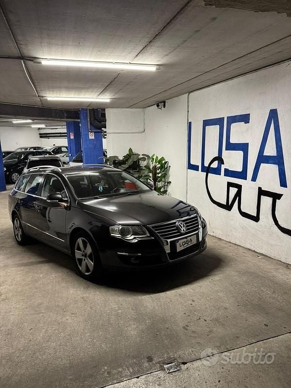 Nero Usata 2009 VW Passat Highline Station wagon | 3200 € (Buon prezzo) - Immagine 1/4