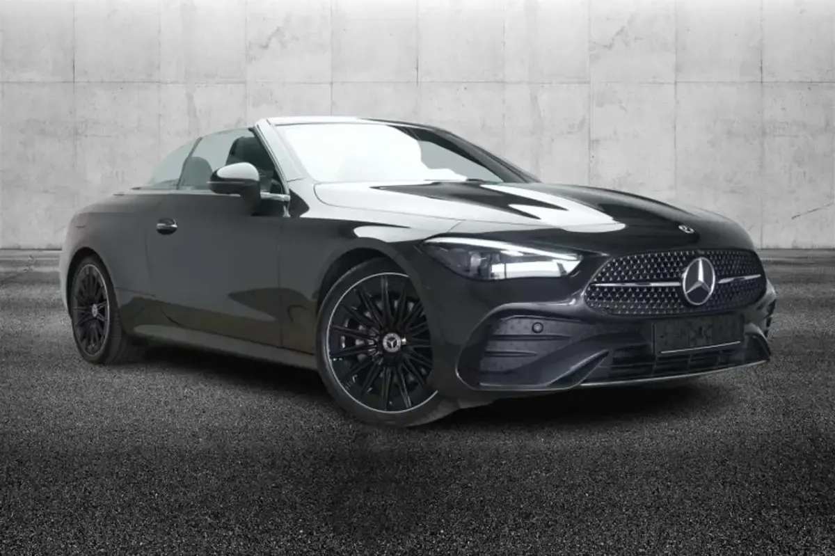 Usata Mercedes CLE300 AMG Line Premium 258 CV (189 kW) 2025 Nero Cabrio