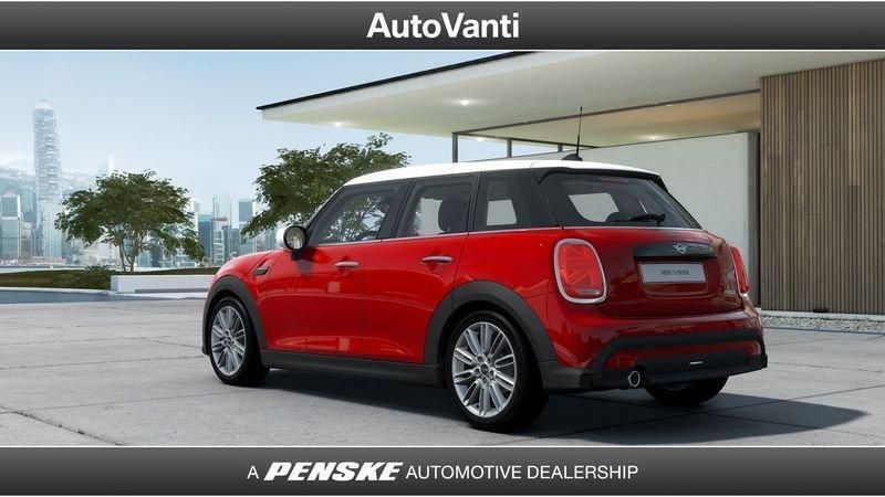 Usata Mini Cooper Classic 135 CV (99 kW) 2023 Rosso Utilitaria