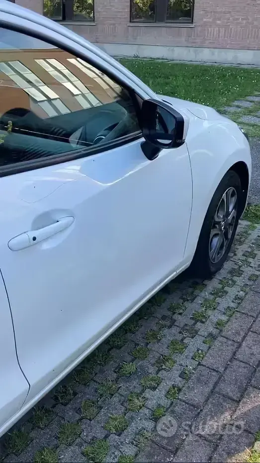 Usata Mazda 2 90 CV (66 kW) 2017 Bianco Berlina