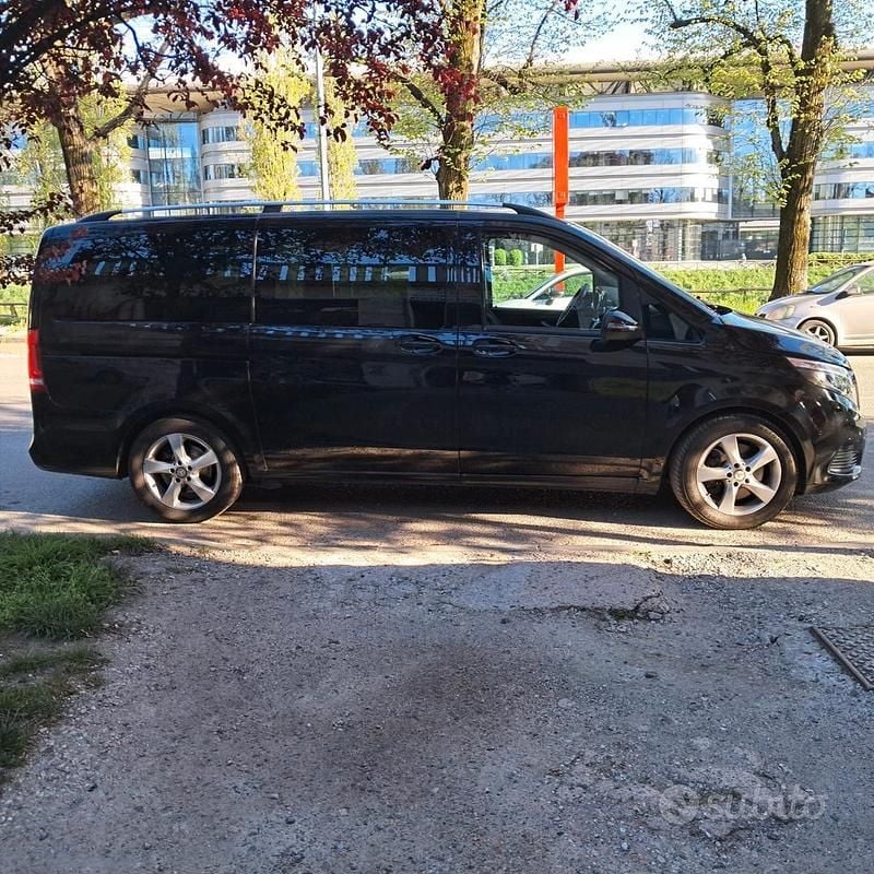 Usata Mercedes V220 Executive 163 CV (119 kW) 2017 Nero Monovolume