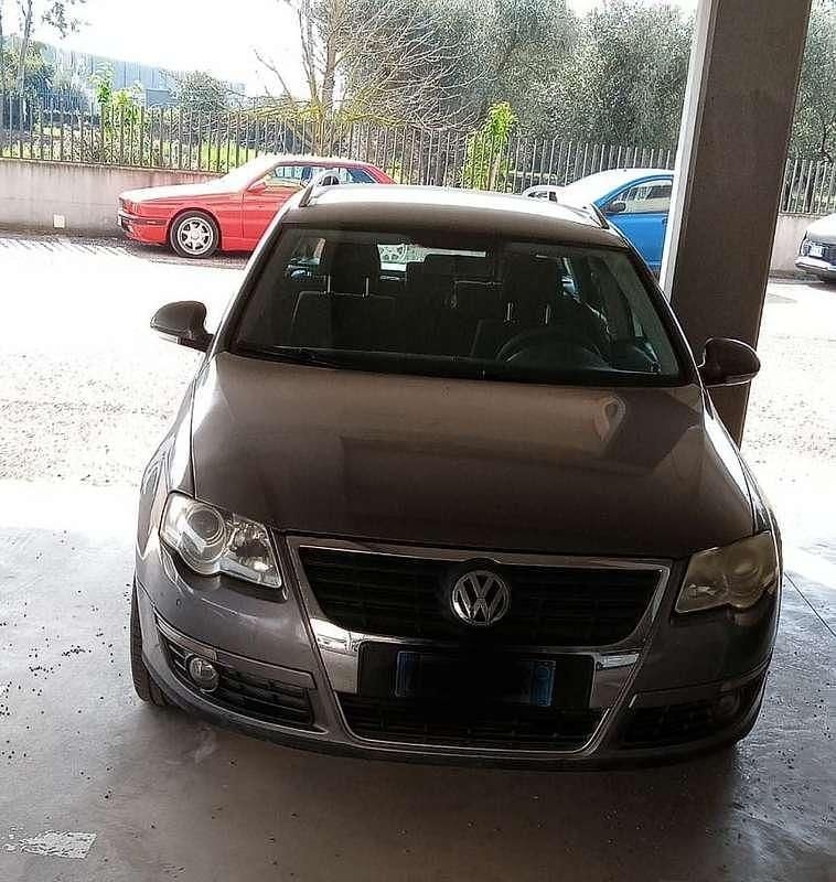 Usata VW Passat Comfortline 105 CV (77 kW) 2008 Grigio Station wagon