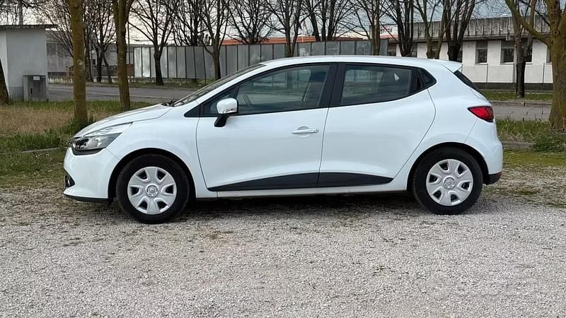 Usata Renault Clio IV 75 CV (55 kW) 2015 Bianco Berlina