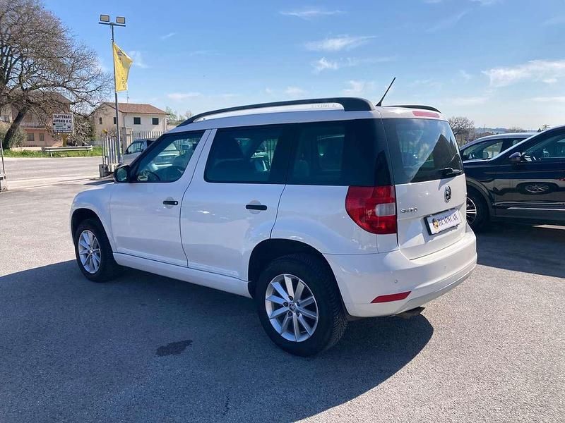 Usata Skoda Yeti Easy 110 CV (80 kW) 2015 Bianco SUV