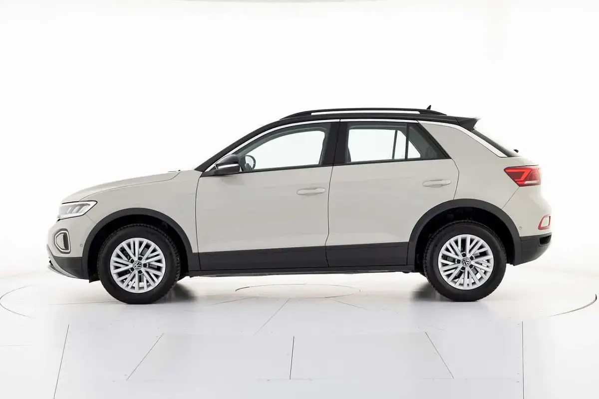 Usata VW T-Roc Life 110 CV (80 kW) 2022 Grigio SUV