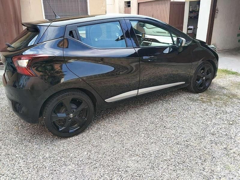 Begagnad Nissan Micra N-Connecta 90 HK (66 kW) 2018 Halvkombi