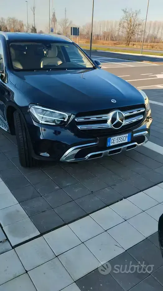 Usata Mercedes GLC200 163 CV (119 kW) 2021 Bluazzurro SUV