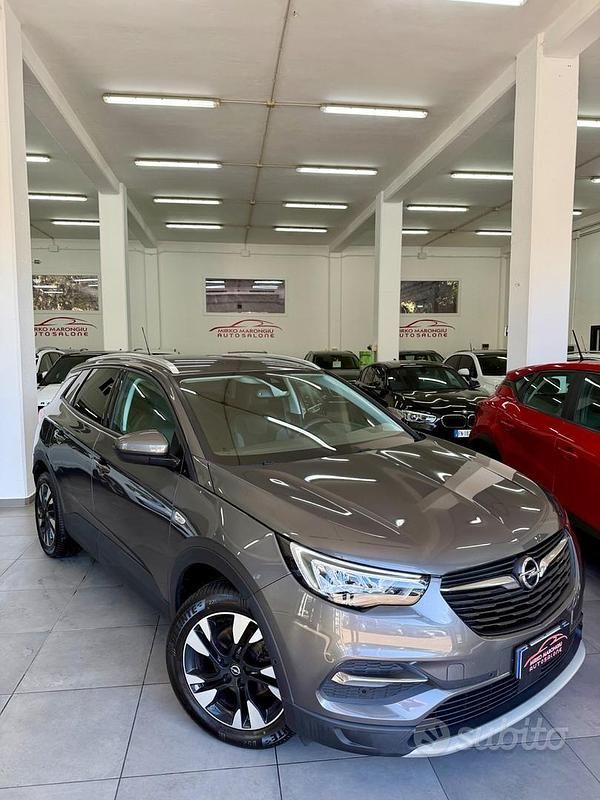Usado Opel Grandland X GS Line 131 CV (96 kW) 2021 Gris SUV