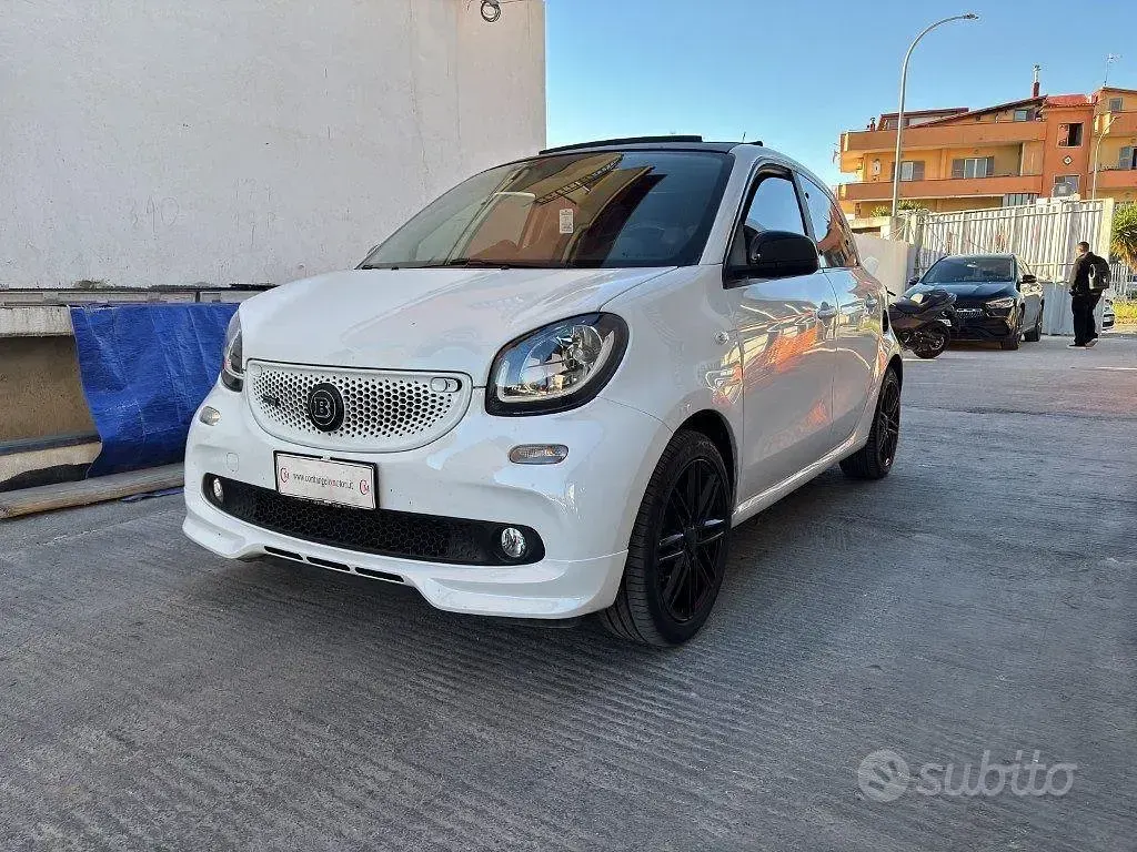Usata Smart ForFour Brabus Xclusive 109 CV (80 kW) 2017 Bianco Utilitaria