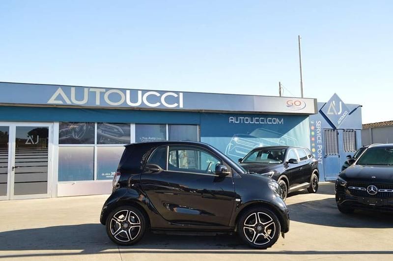 Usata Smart ForTwo Coupé Prime 41 kW (56 CV) 2023 Nero Utilitaria
