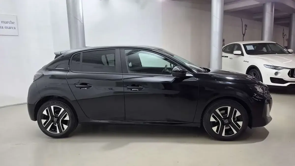 Nuova Peugeot 208 101 CV (74 kW) 2026 Giallo Utilitaria