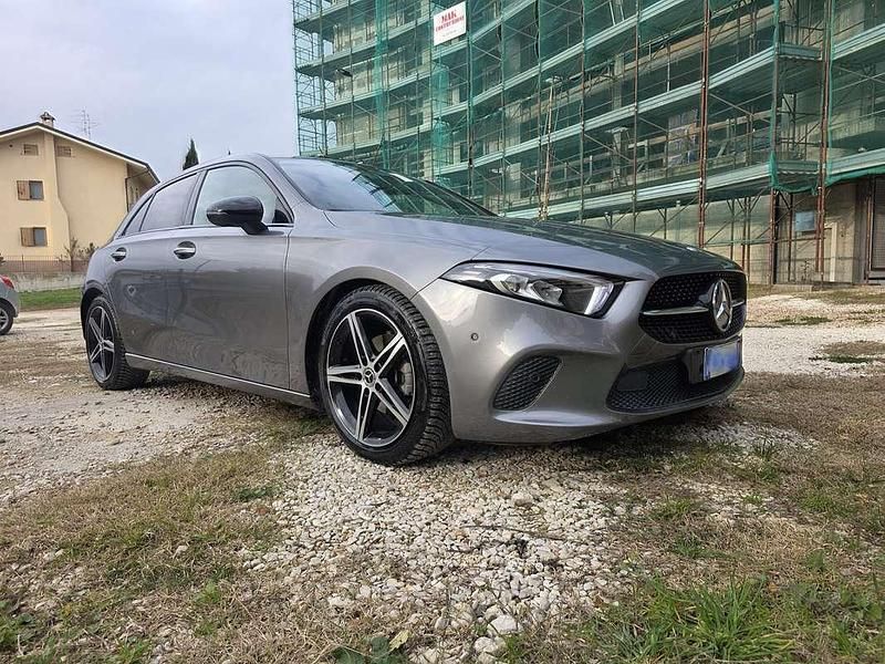 Usata Mercedes 180 Advanced Plus 116 CV (85 kW) 2019 Grigio Berlina