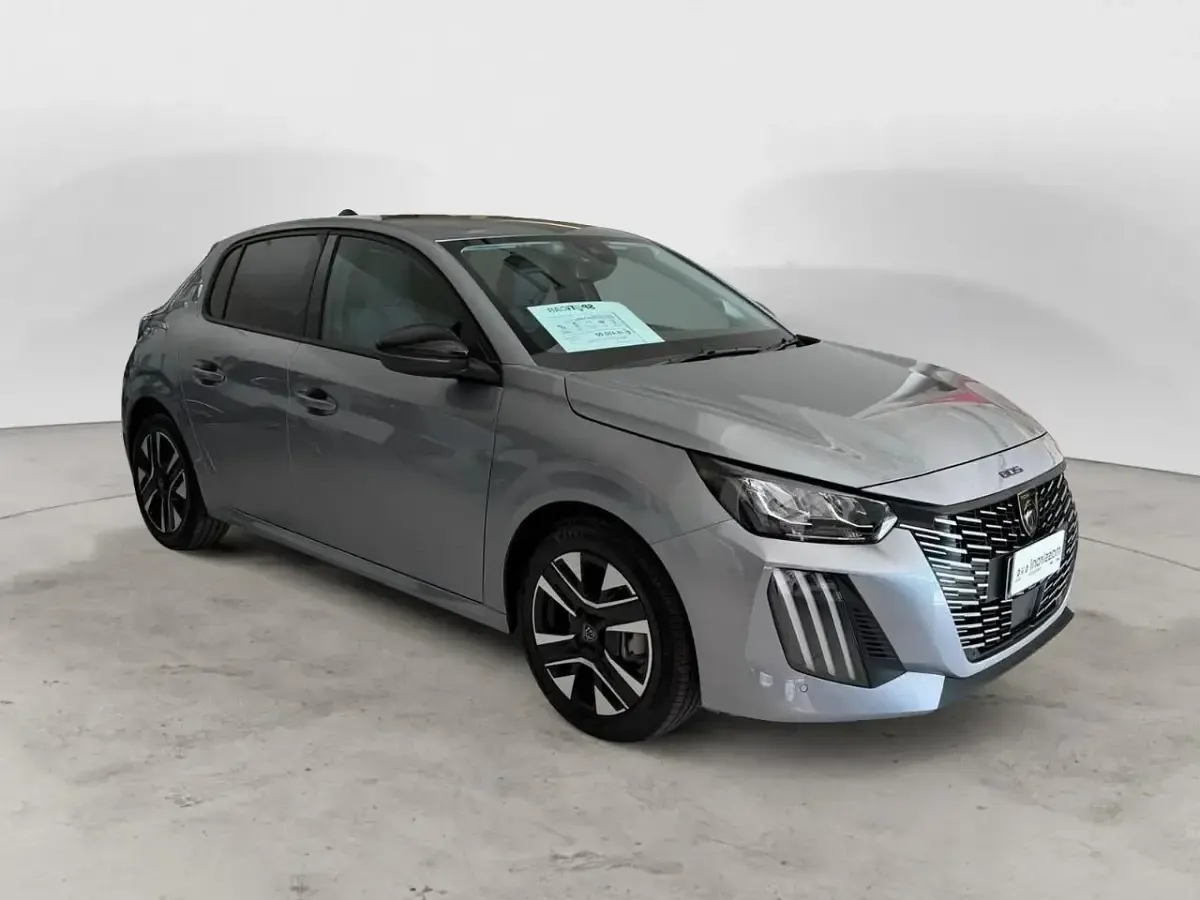 Usata Peugeot 208 Allure 102 CV (75 kW) 2025 Grigio Utilitaria