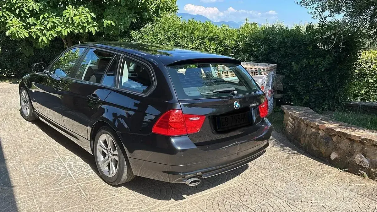 Usata BMW 320 184 CV (135 kW) 2010 Nero Berlina