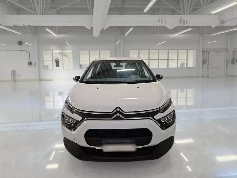 Begagnad Citroën C3 Business Class 102 HK (75 kW) 2023 Vit Halvkombi