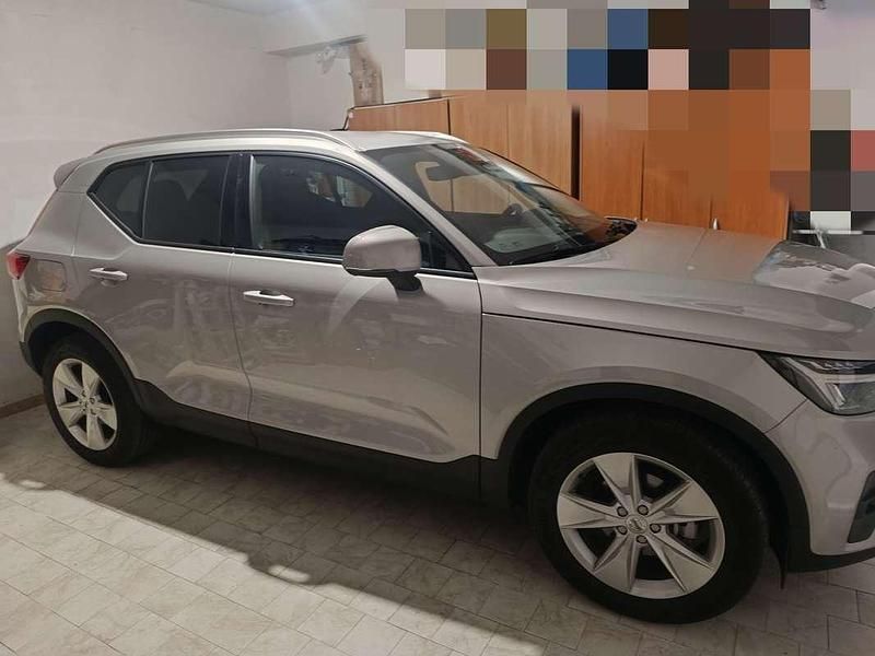 Usata Volvo XC40 Core 129 CV (94 kW) 2024 Argento SUV