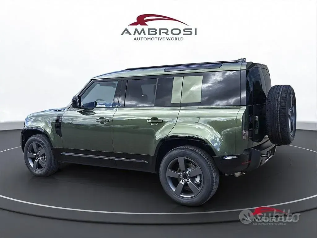 Usata Land Rover Defender SE Dynamic 200 CV (147 kW) 2026 Verde SUV