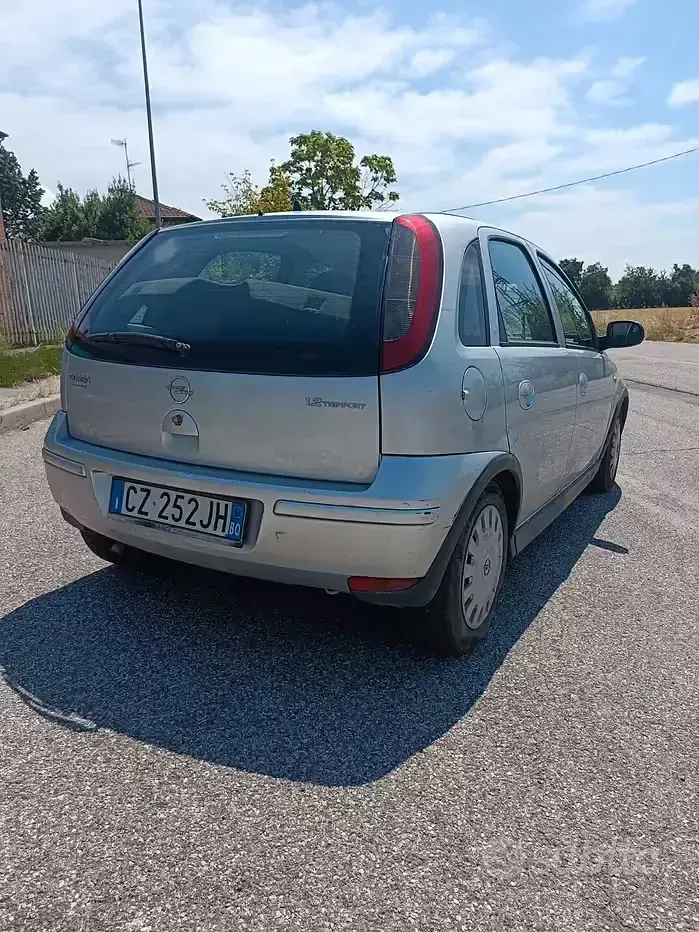 Usata Opel Corsa 80 CV (58 kW) 2006 Utilitaria