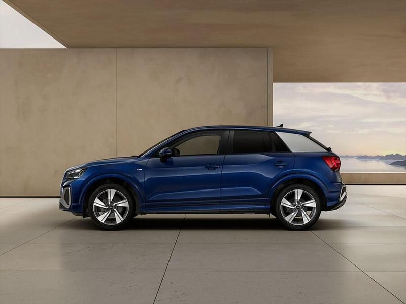 Nuova Audi Q2 S-Line 2026 Blu navarra metallizzato SUV