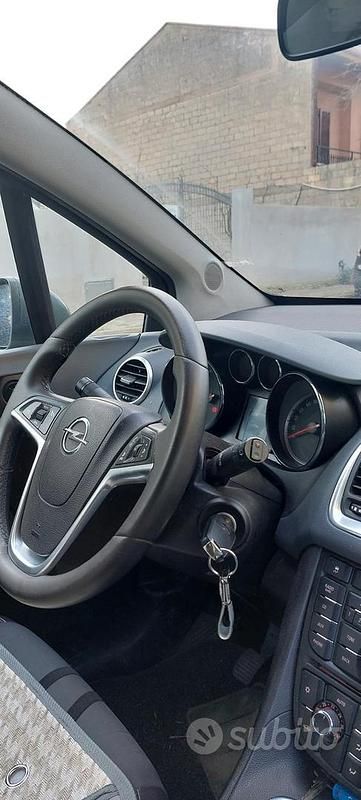 Usata Opel Meriva 95 CV (69 kW) 2011 Grigio Monovolume