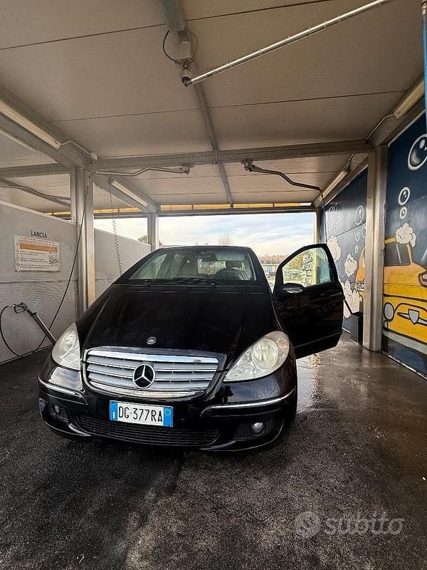 Usata Mercedes A180 Elegance 109 CV (80 kW) 2004 Nero Berlina