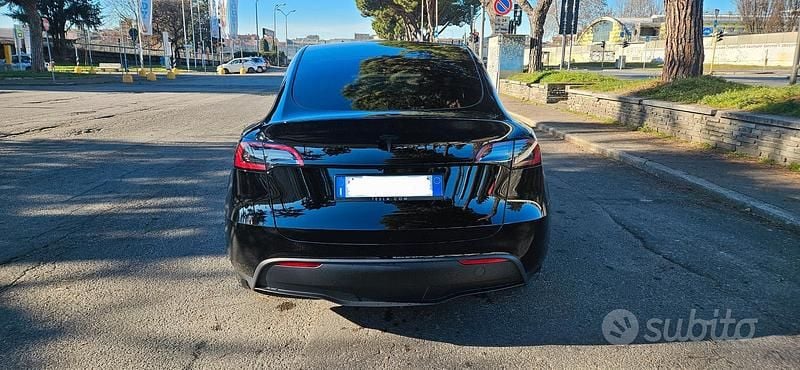 Usata Tesla Model Y RWD 250 kW (340 CV) 2024 Nero SUV