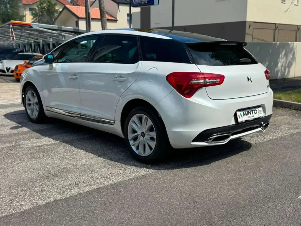 Usata DS Automobiles DS5 Sport Chic 165 CV (121 kW) 2015 Bianco Utilitaria