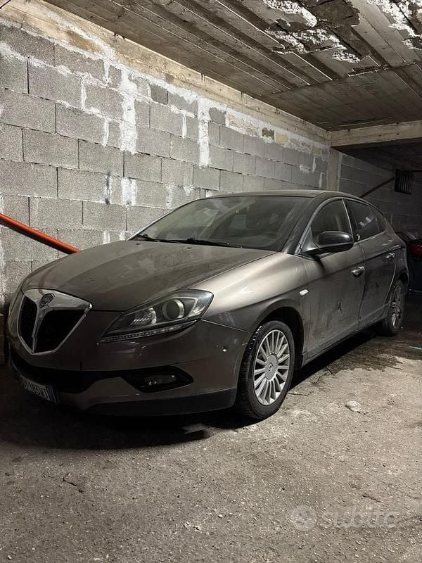 Usata Lancia Delta 205 CV (150 kW) 2010 Utilitaria