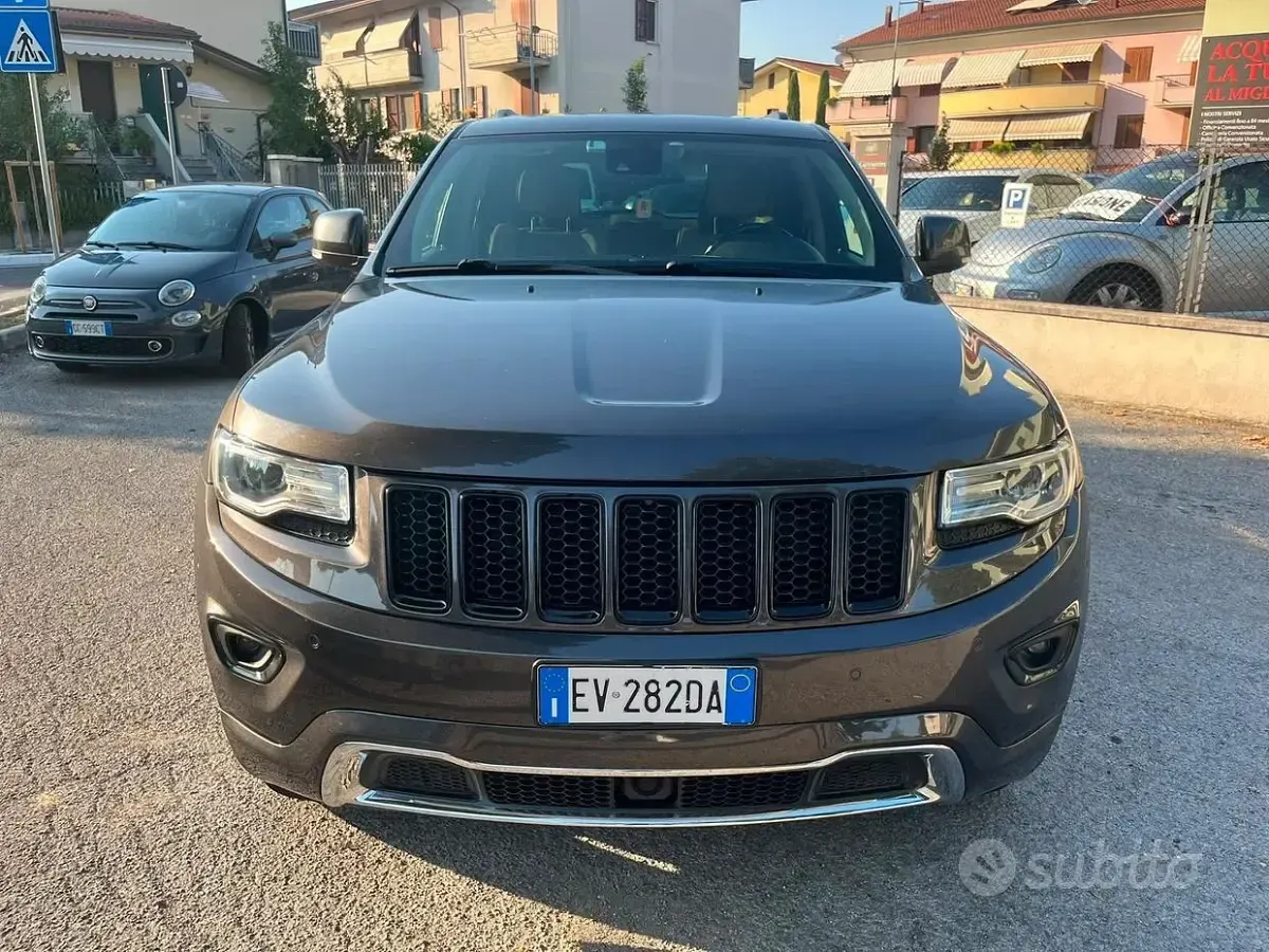 Usata Jeep Grand Cherokee Overland 250 CV (183 kW) 2014 Grigio SUV