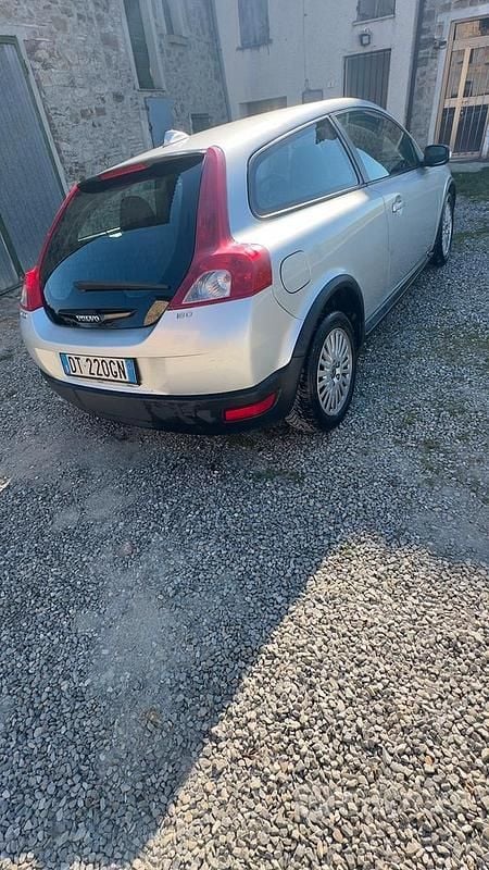 Usata Volvo C30 109 CV (80 kW) 2009 Grigio Utilitaria