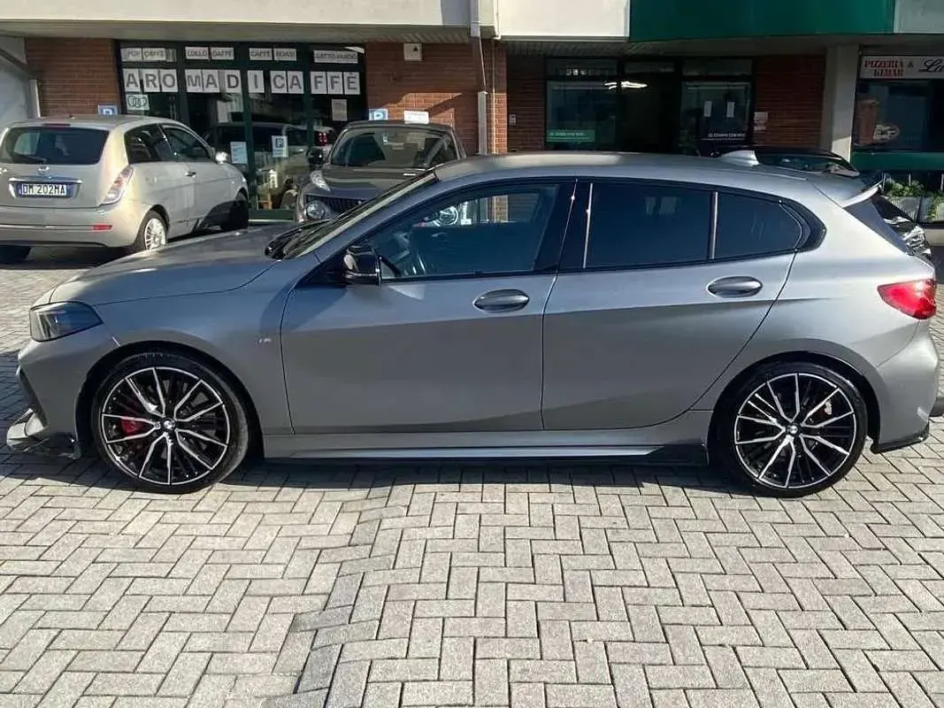 Usata BMW 125 Comfort Edition 265 CV (194 kW) 2023 Grigio Berlina
