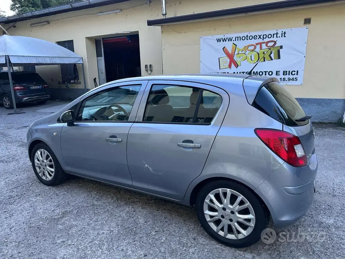 Usata Opel Corsa Club 80 CV (58 kW) 2009 Grigio Utilitaria