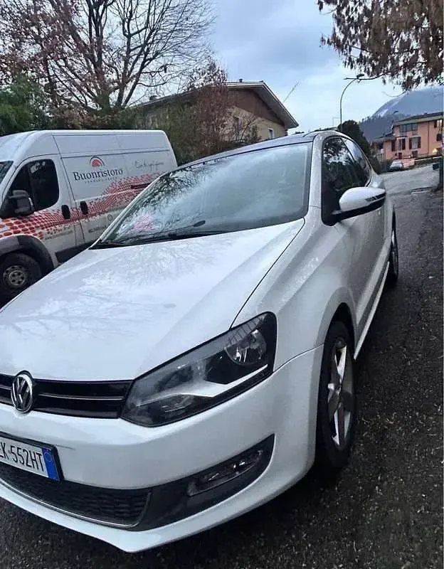 Usata VW Polo Comfortline 90 CV (66 kW) 2011 Bianco Utilitaria