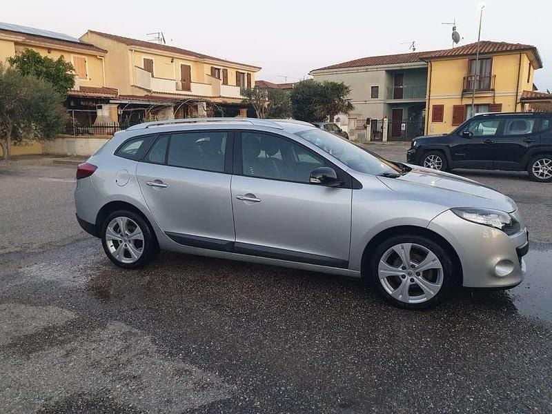 Usata Renault Mégane GrandTour 110 CV (80 kW) 2011 Argento Station wagon