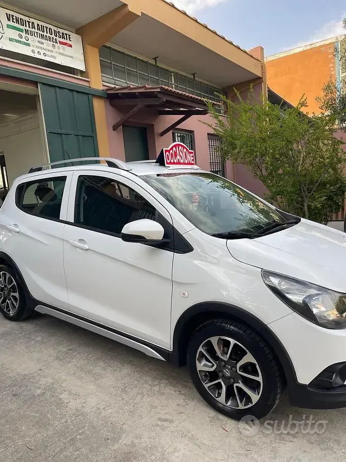Usata Opel Karl Rocks 73 CV (53 kW) 2018 Bianco Utilitaria