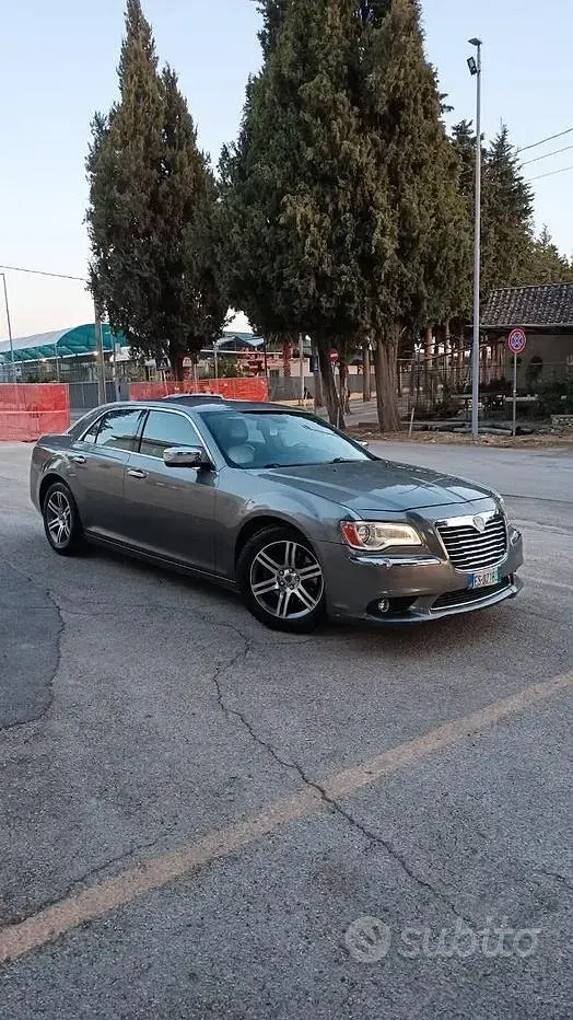 Usata Lancia Thema 190 CV (139 kW) 2013 Marrone Berlina
