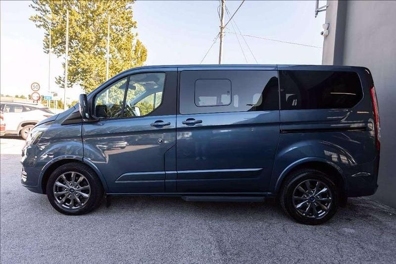 Usata Ford Tourneo Custom Titanium 131 CV (96 kW) 2022 Blu metallizzato Furgone