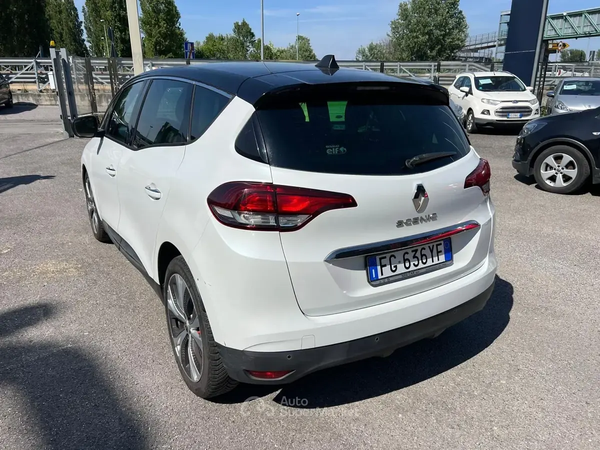 Usata Renault Scénic 110 CV (80 kW) 2017 Bianco Monovolume