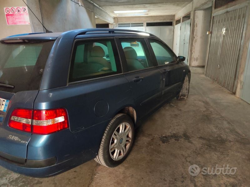 Usata Fiat Stilo Wagon 80 CV (58 kW) 2005 Blu Station wagon